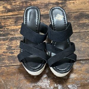 Black Women's Crisscross Platform Sandals - Unbranded